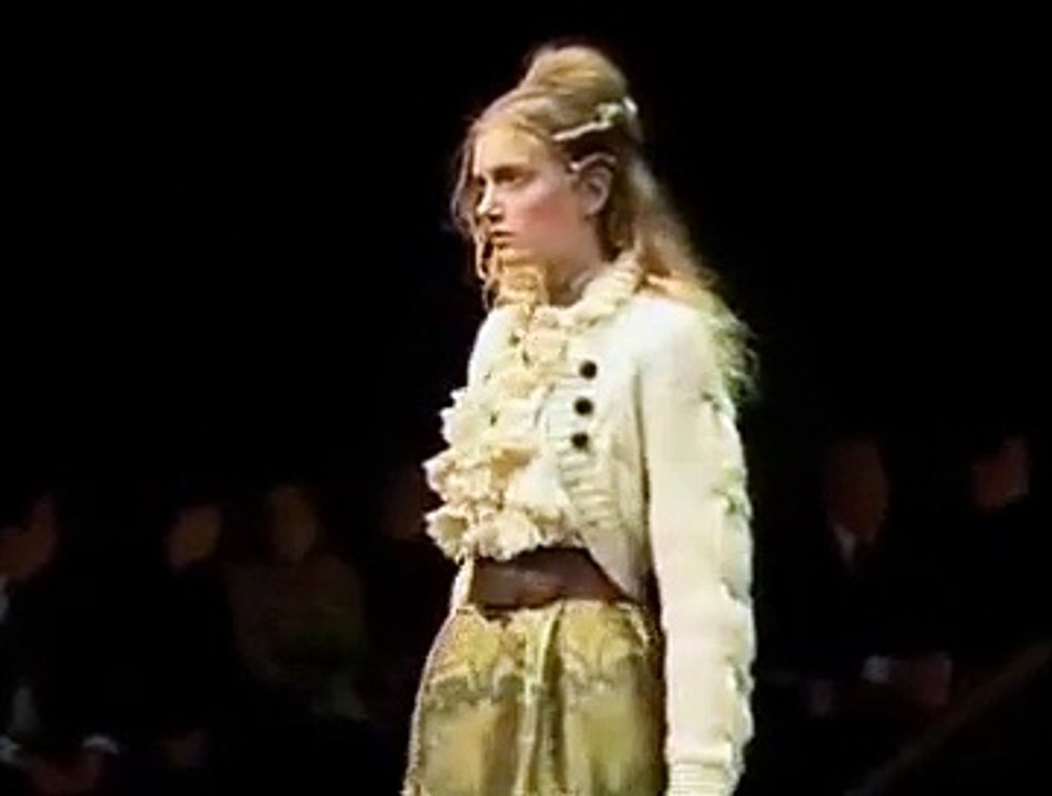 Alexander McQueen A/W RTW 2006, Widows of Culloden
