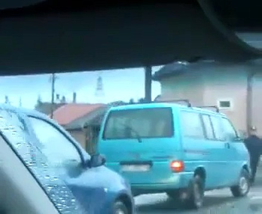 jandarmi facandu-si datoria