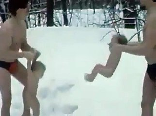 Amazing Gymnastic in snow Without wearing dress