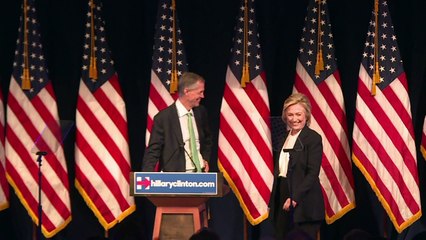 Hillary promete aumentar renda de trabalhadores