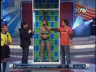 Concursante de Combate no supo quién fue el libertador del Perú 10-10-12