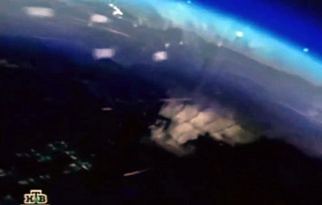 Заставка программы "Страна и Мир" (НТВ, 2004)