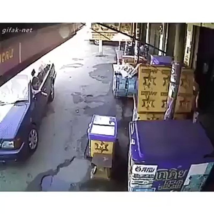 Elle  échappe à la mort de quelques secondes.