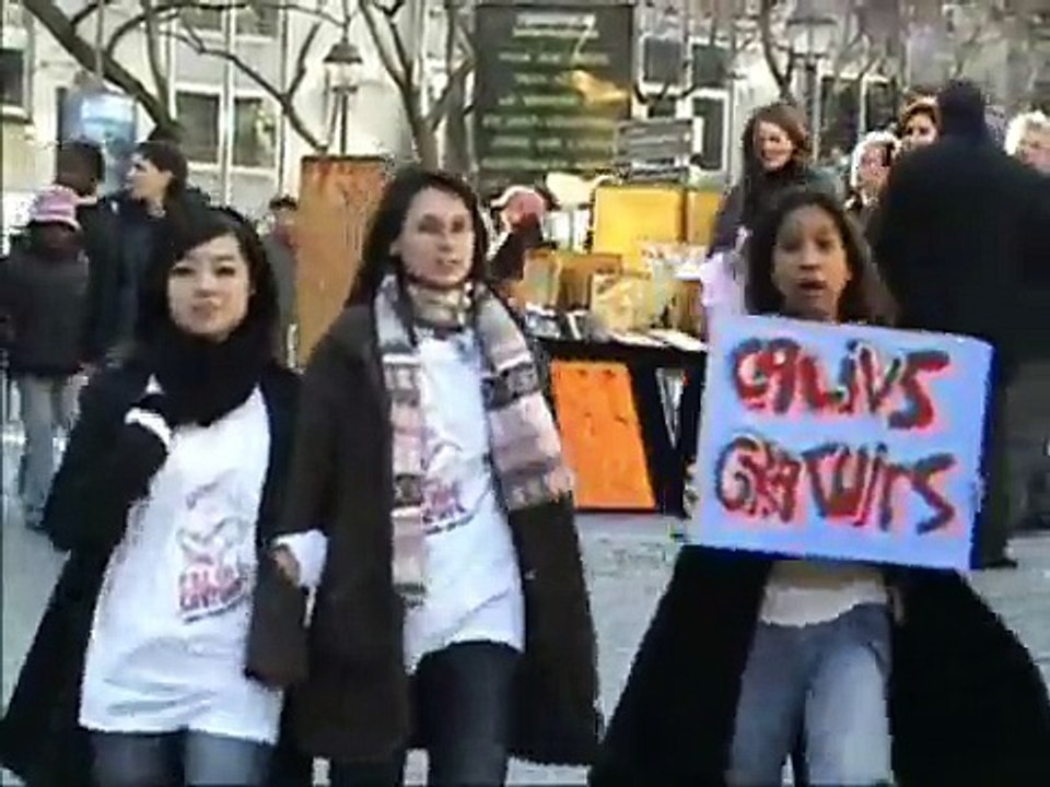 Calins gratuits à Paris - Free hugs in Paris