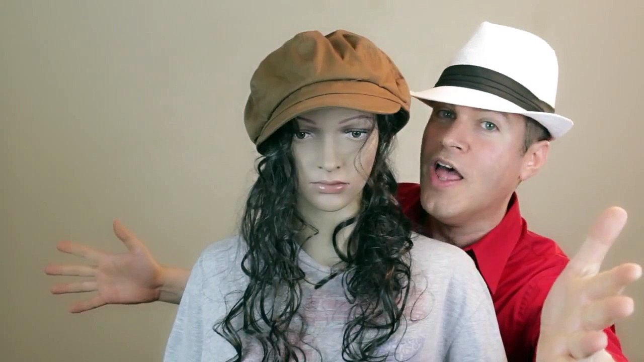 HELLO DOLLY - Louis Armstrong / Barbra Steisand cover by Chris Commisso