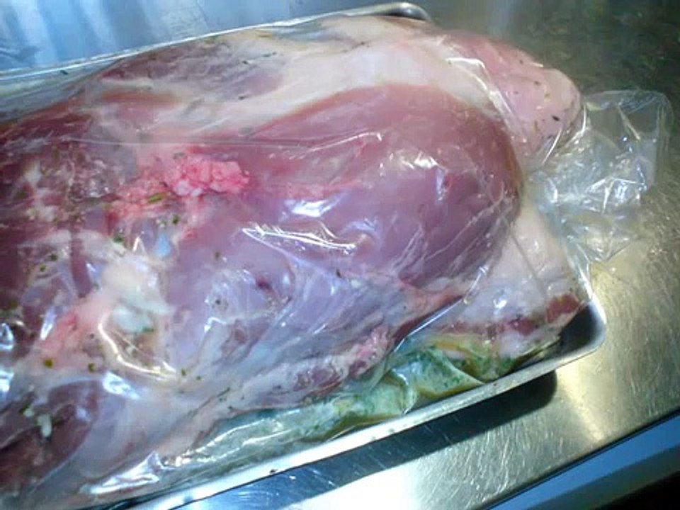 Pernil assado no celofane