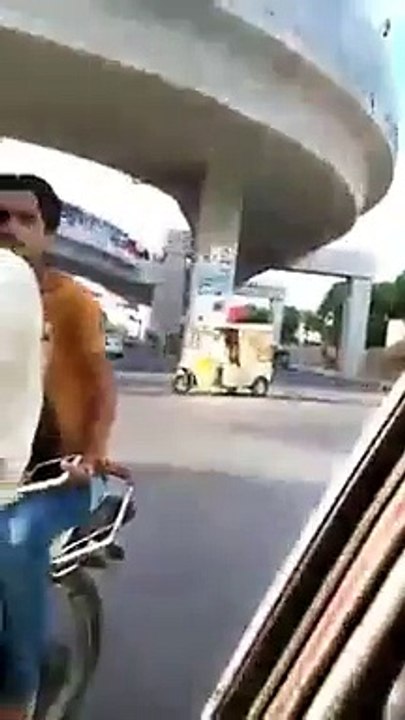 Scandal Videos: Cursing Video About Maulana Insulted Nawaz Sharif & Shahbaz Sharif In Front of His Family