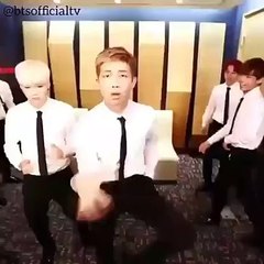 Shake it shake it with BTS