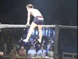 Back flip in the MMA - FAIL