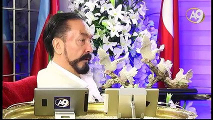 İslam aleminin mahvolmasının sebebi hurafeler ve Kuran'dan uzaklaşılmış olmasıdır.