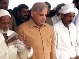 Namaz Praying Shahbaz Sharif