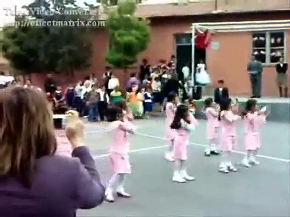 23 nisan gösterisi