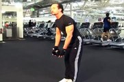 HOW TO WORKOUT!! BEST GYM TRAINING !! JAY ROBB!! FITNESS GURU!! Hamstring work out