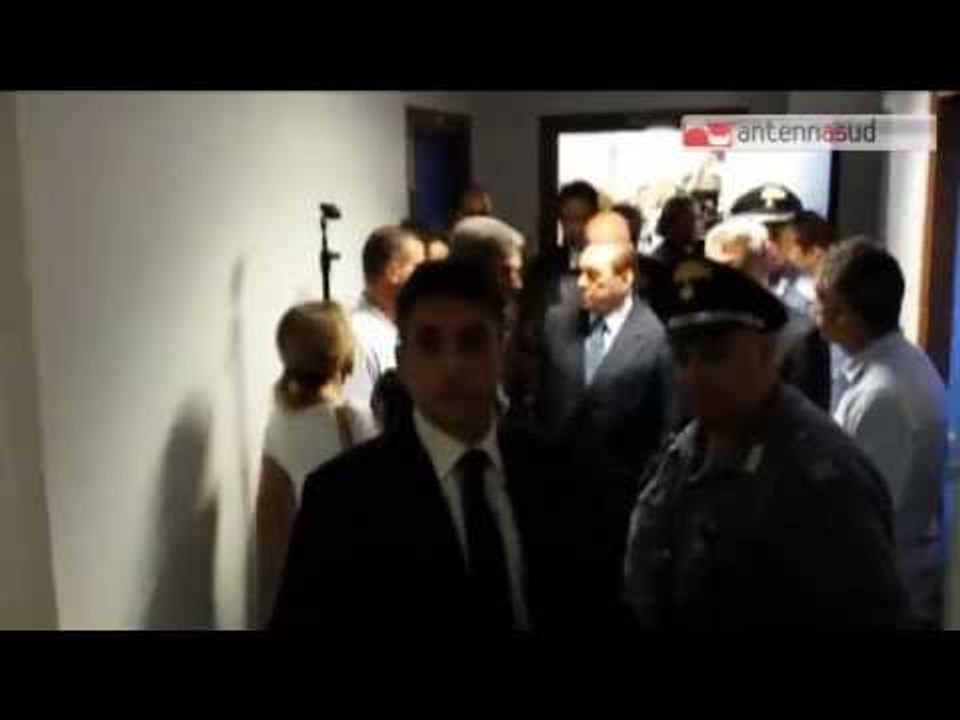 TG 10.07.15 Processo escort, Berlusconi a Bari fa scena muta