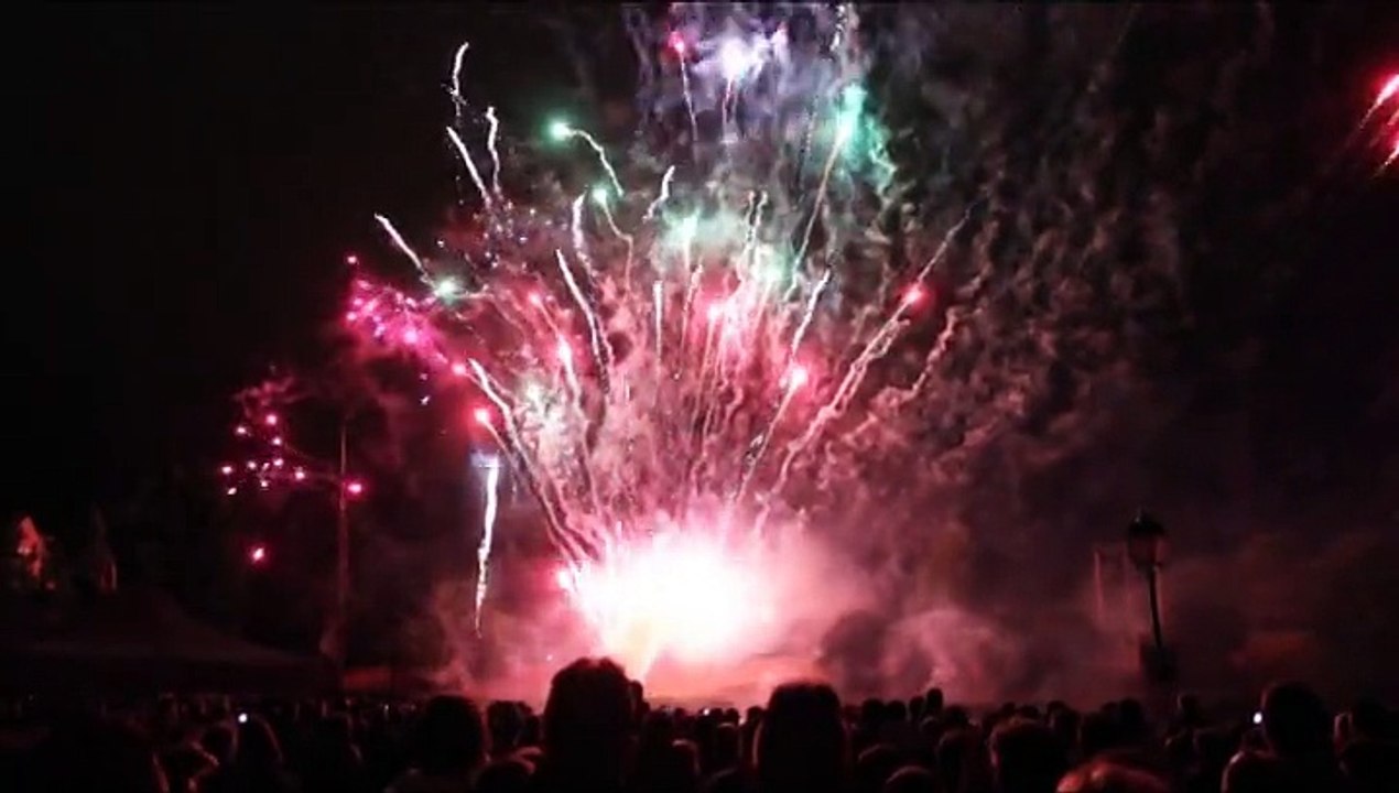 Arras : le feu d'artifice 2015 était aux couleurs... du Brésil