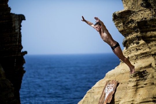 Red Bull Cliff Diving World Series 2015 – Teaser – Azores, Portugal