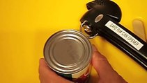 Opening Can with Safe Rim Can Opener