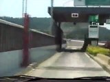 [V0081] 030606 本四連絡橋の最初の全通を果たした与島経由の国道30号瀬戸中央道の瀬戸大橋群を往復する Japanese country roads; Seto Ohashi Bridges