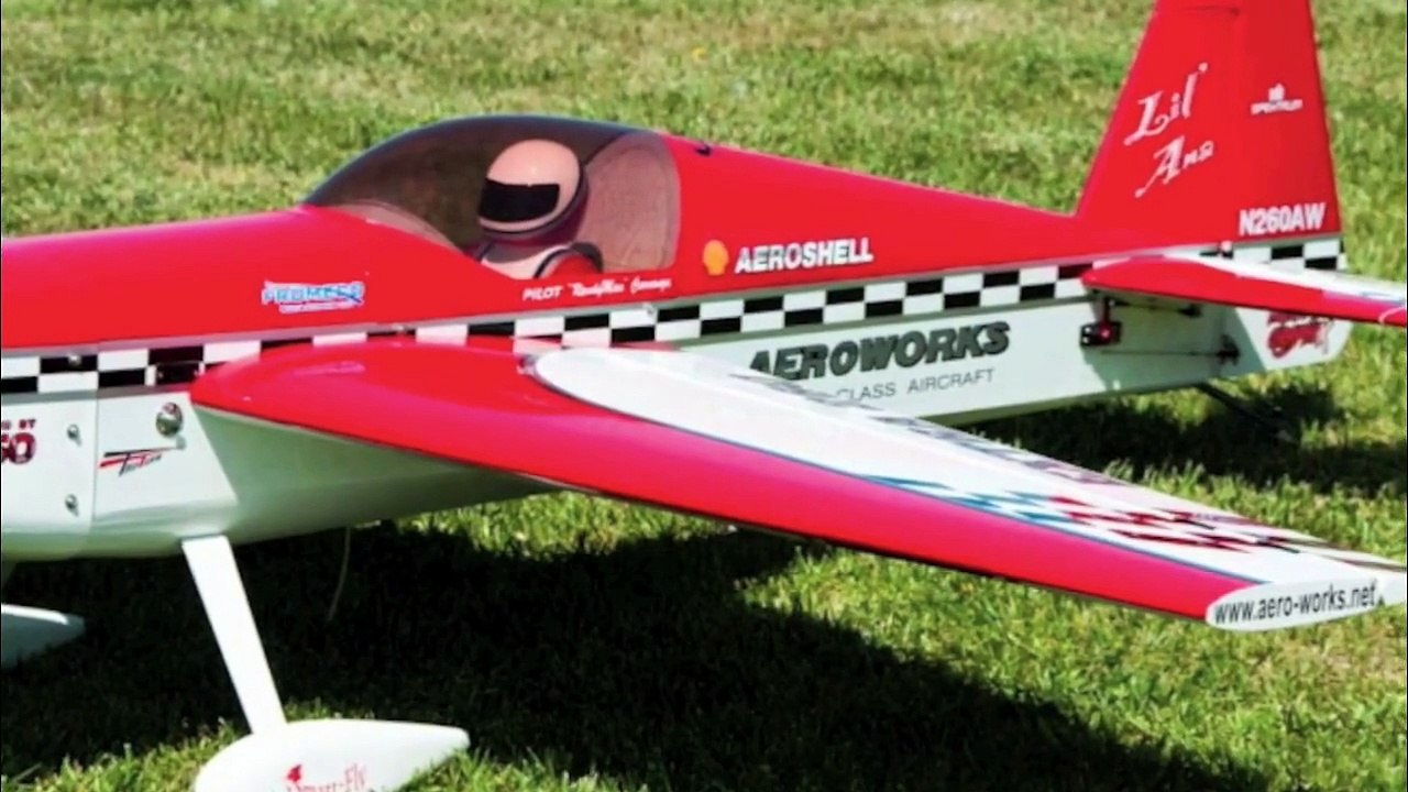 Lil' Ana - AeroWorks Extra 260 Maiden - 50CC