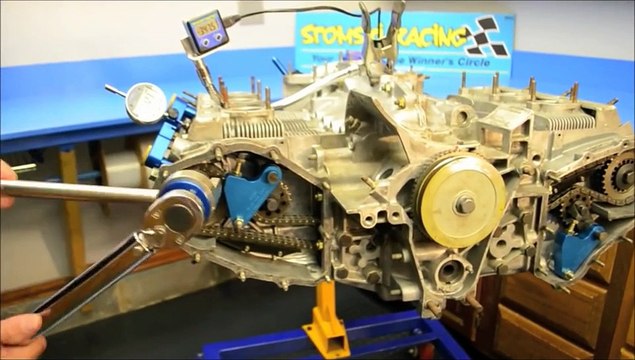 Timing Camshafts on a Porsche 911 Engine using STOMSKI RACING's SR098