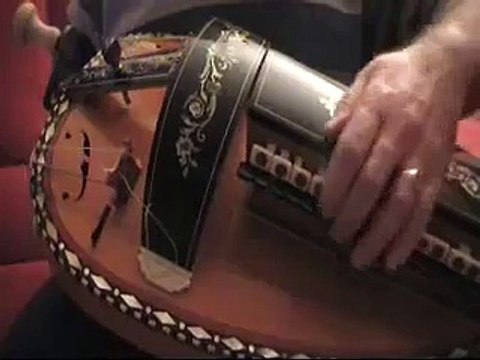 vielle à roue hurdy gurdy : gavotte du tendre de Mr de Ste Colombe