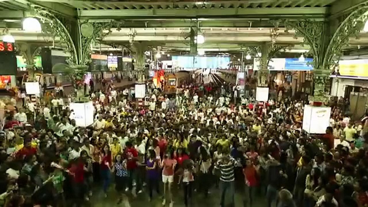Mumbai Railway station Dance HD