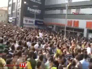 Kadiköy'de van Persie izdihamı