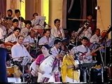 Lata & Usha Mangeshkar - Aplam Chaplam (Live Performance)