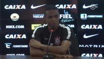 Elias revela motivo de não comemorar gol contra o Flamengo