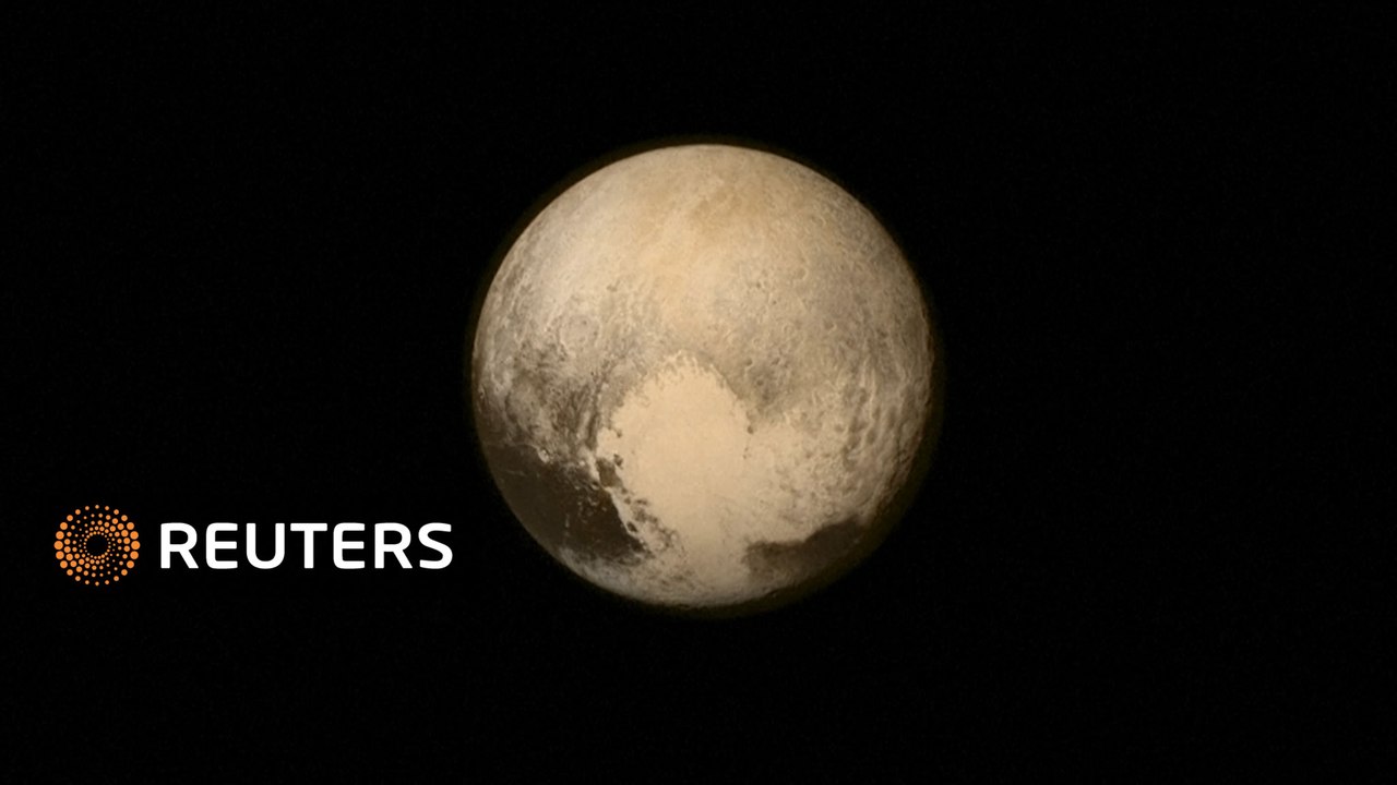 Spacecraft flies by Pluto