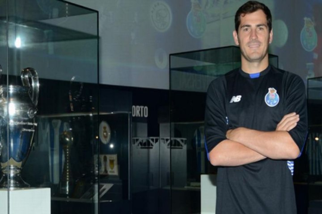 Casillas ya viste la camiseta del Oporto