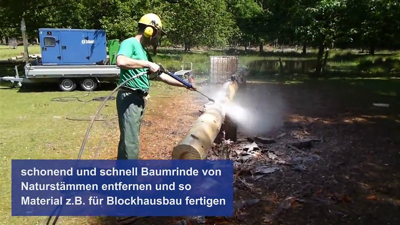 Baumstämme entrinden / Baumrinde entfernen per Profi-Hochdruckreiniger von stadiko