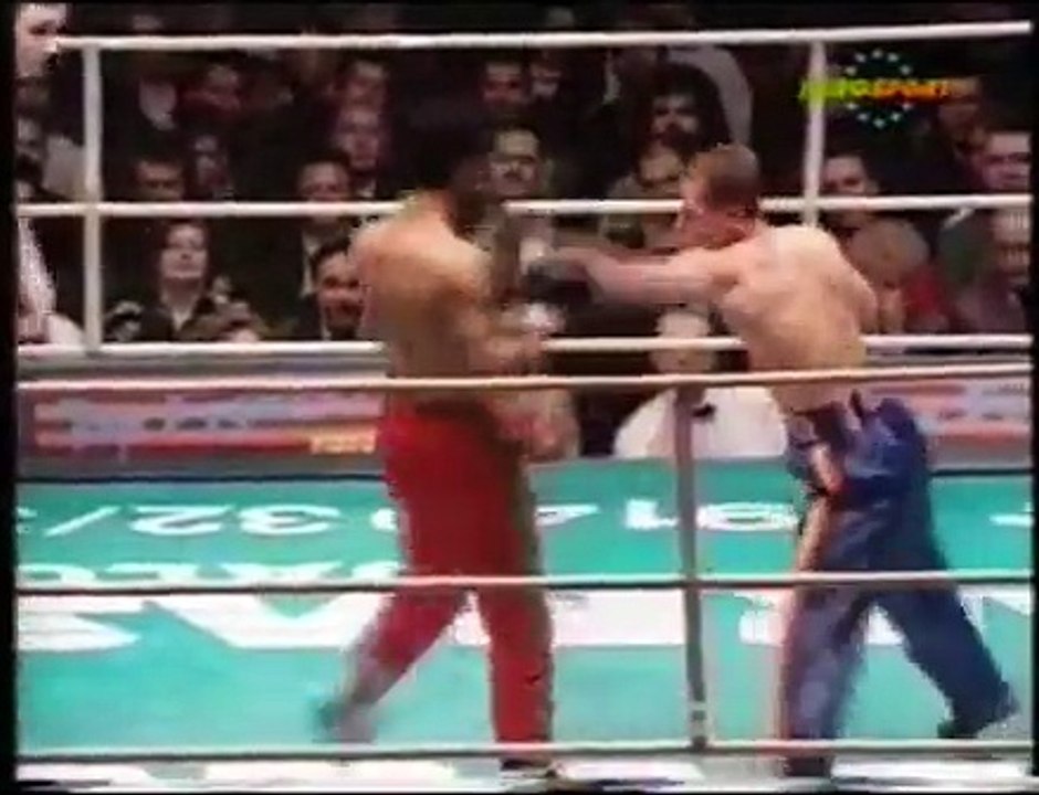 Michael Kuhr vs. Boullem Bellani ♦ Kickbox Profi WM Kampf- Kickboxing Fight World Champion [1/4]