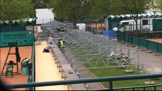 Gonzague piège les ouvriers de Roland-Garros