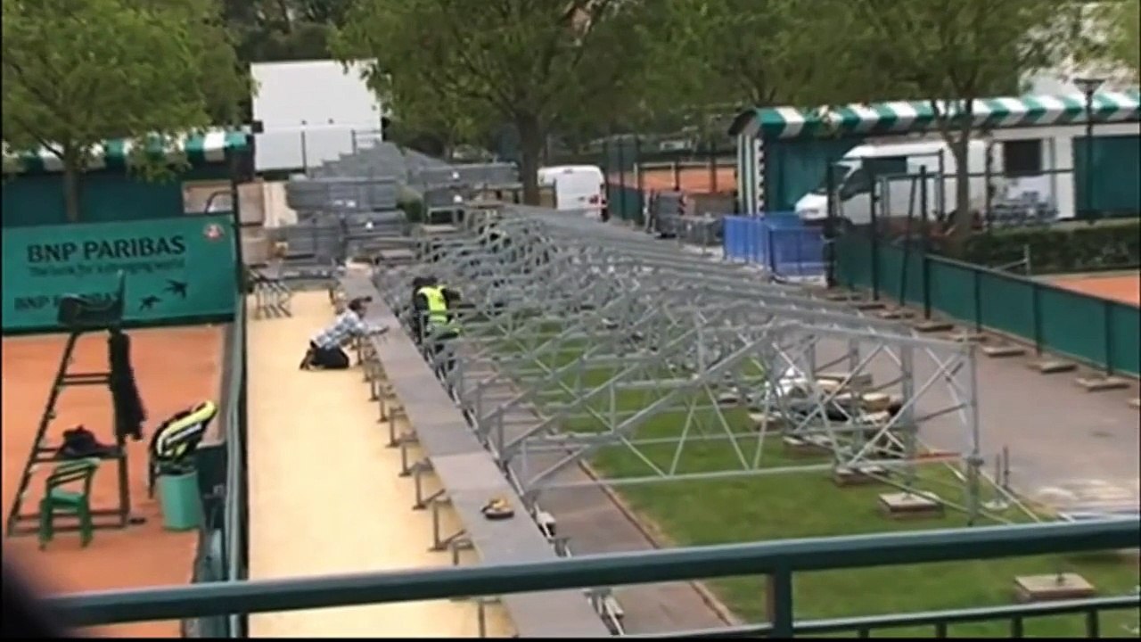 Gonzague piège les ouvriers de Roland-Garros