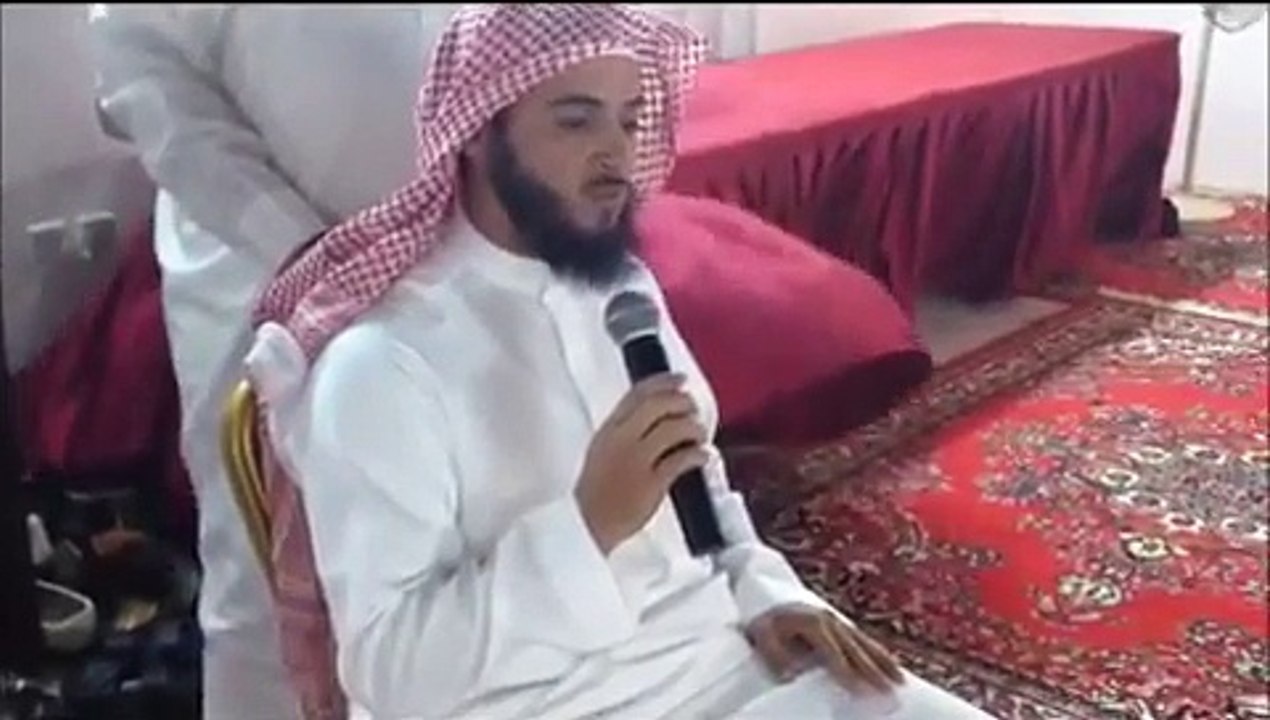 الشيخ عبدالعزيز الزهراني في تلاوة مرئية امام الشيخ د. خالد الغامدي إمام الحرم المكي