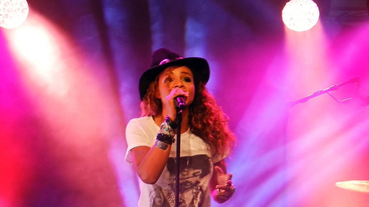 Louisy Joseph assis par terre 14 juillet 2015 Hellemmes