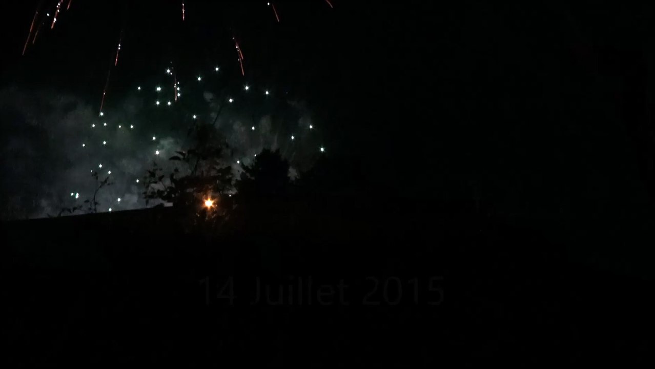 Fin du feu d'artifice de la Talaudière le 14 Juillet 2015