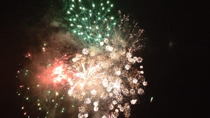 Le feu d'artifice sur la Plage verte