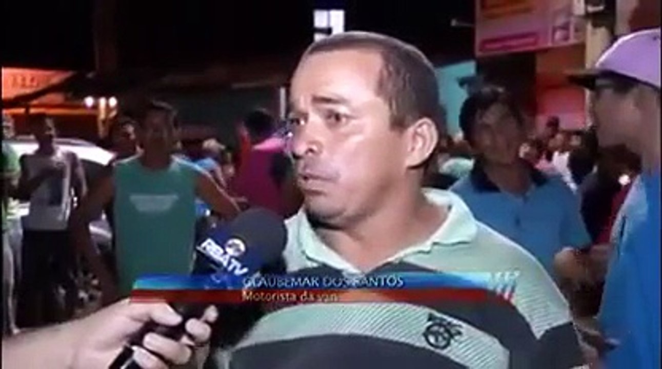 Policial executa bandido lixo em frente as cameras de reportagem