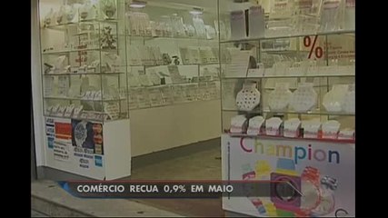 Comércio recua 0,9 em maio