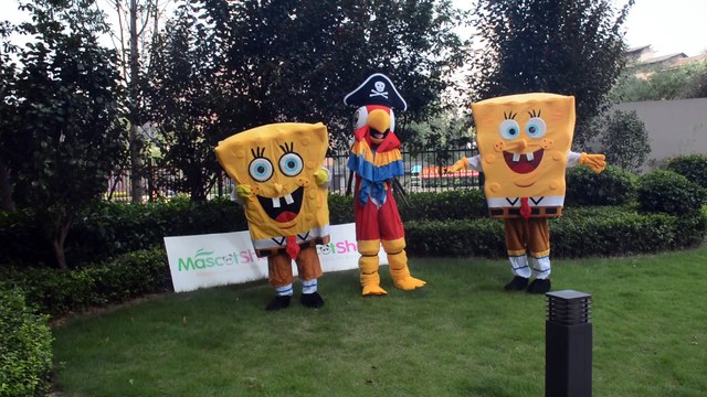 bob l'eponge perrouque priate mascotte costume,acheter deguisement de mascottes pour anniversaire, soirée, mariage...