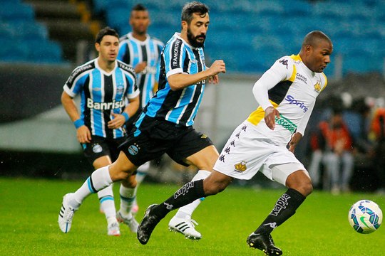 Grêmio é derrotado em plena Arena e se complica na Copa do Brasil