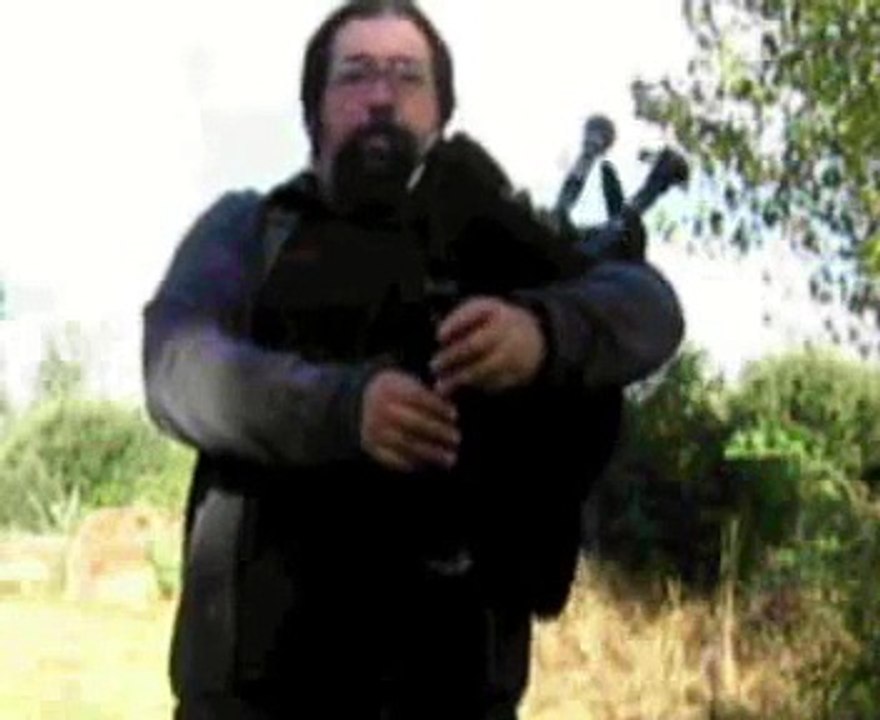 Brian tocando musica escocesa 2