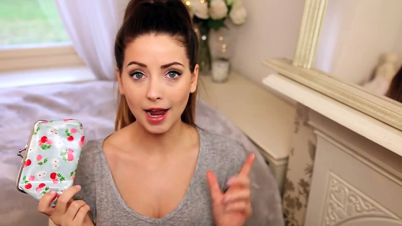 What's In My Bag    Zoella
