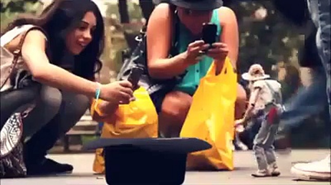 A Little Puppet - A Marionette in Manhattan -  This guy is so talented. He brings the marionette to life