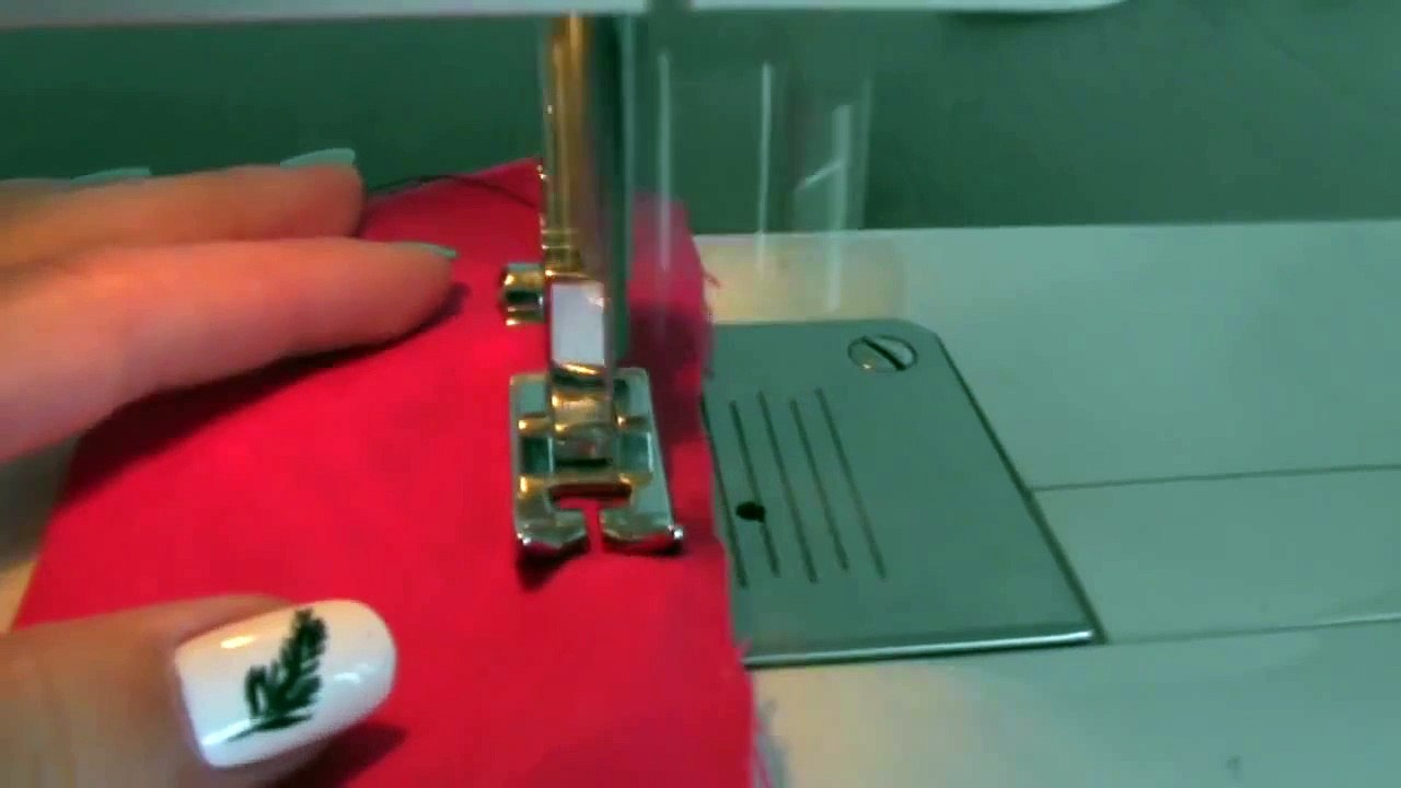 How to use a sewing machine + Sewing Tips! (Easy for Beginners)