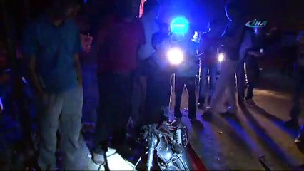 Otomobil ve motosiklet çarpıştı: 2 ölü