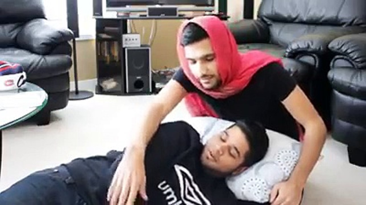 when you tell your mom a secret funny video by Zaid Ali (ZaidAliT) -