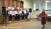 Ludzas pilsētas ģimnāzijas skolēni koncertē vecāku priekam